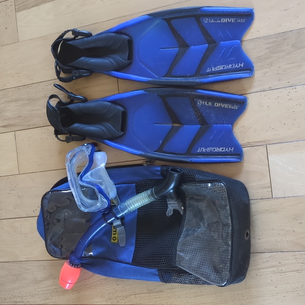 US Divers Snorkel Set, Mask And Fins Size Small-Medium 5-8.5